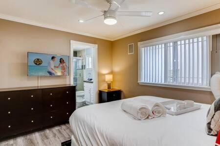 Вілла Awesome 3Br 1 Block To Ocean Fast Wifi C1 Ньюпорт-Біч Екстер'єр фото